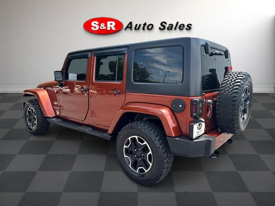 Jeep Wrangler Unlimited 4WD 4dr Sahara 2014