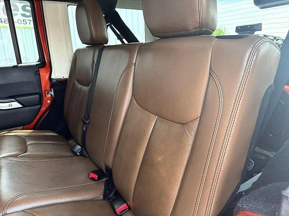 Jeep Wrangler Unlimited 4WD 4dr Sahara 2014
