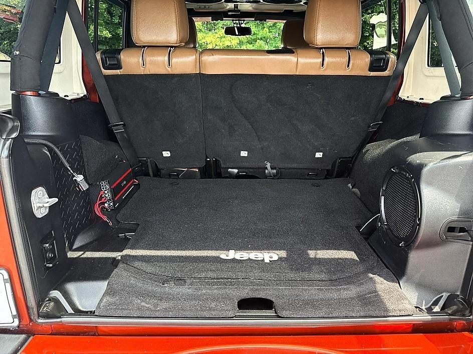 Jeep Wrangler Unlimited 4WD 4dr Sahara 2014