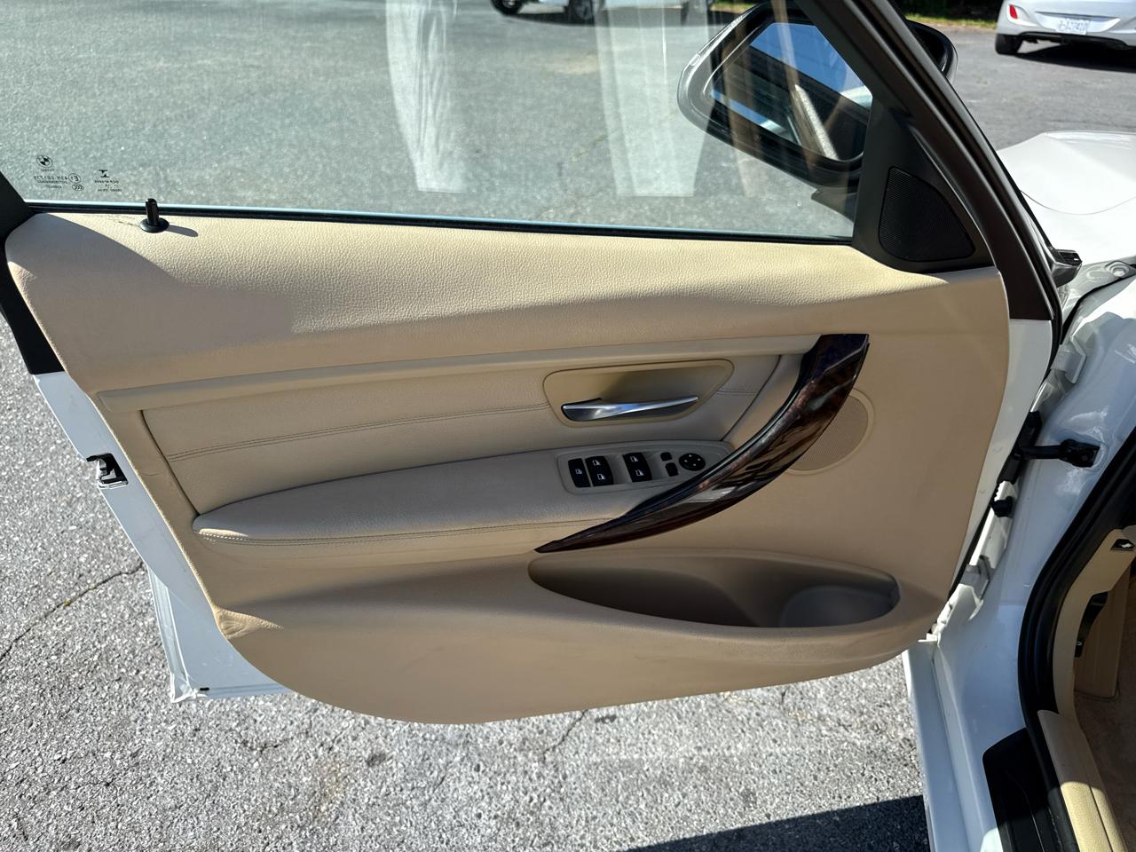 BMW 3 Series 4dr Sdn 328i xDrive AWD SULEV South Africa 2015