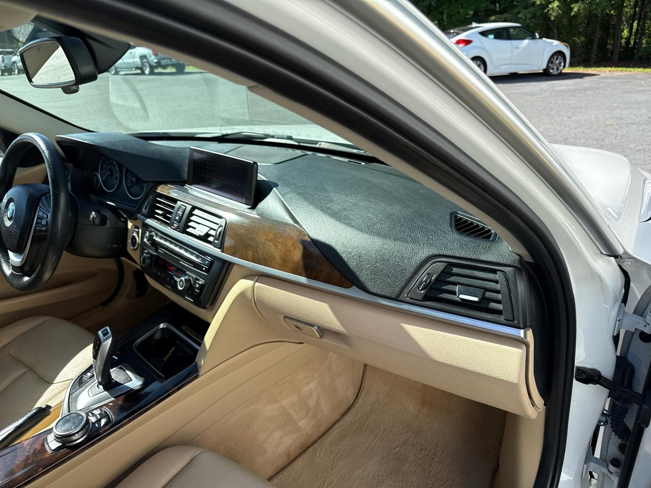 BMW 3 Series 4dr Sdn 328i xDrive AWD SULEV South Africa 2015
