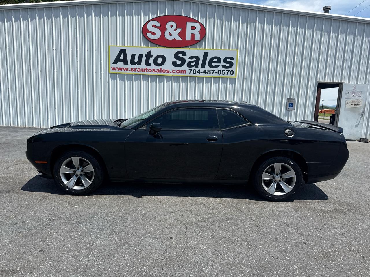 2021 Dodge Challenger SXT RWD