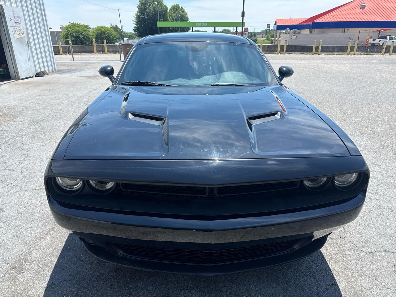 Dodge Challenger SXT RWD 2021