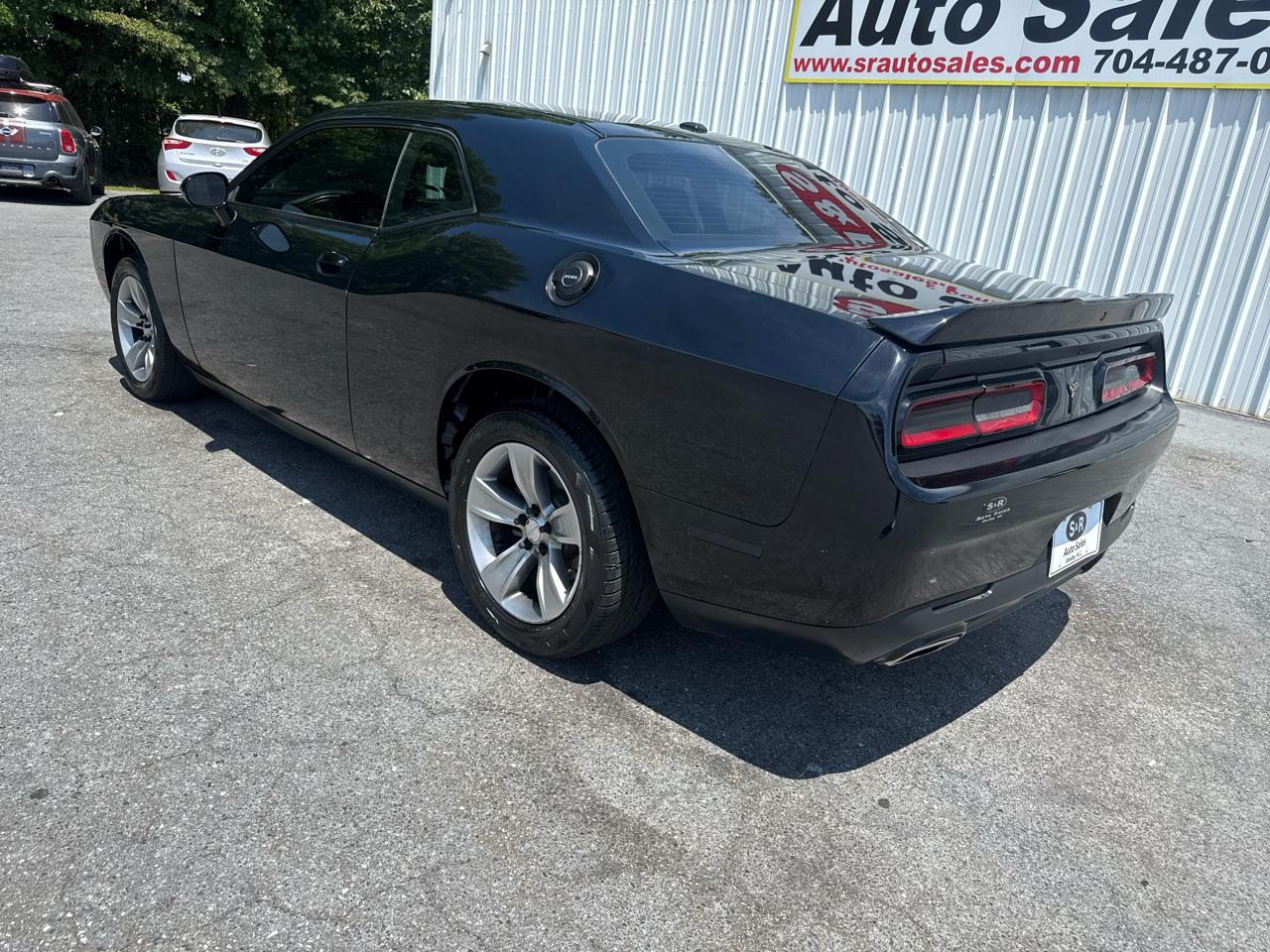 Dodge Challenger SXT RWD 2021