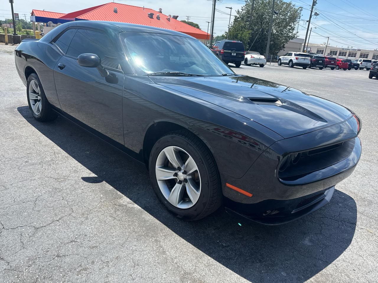 Dodge Challenger SXT RWD 2021