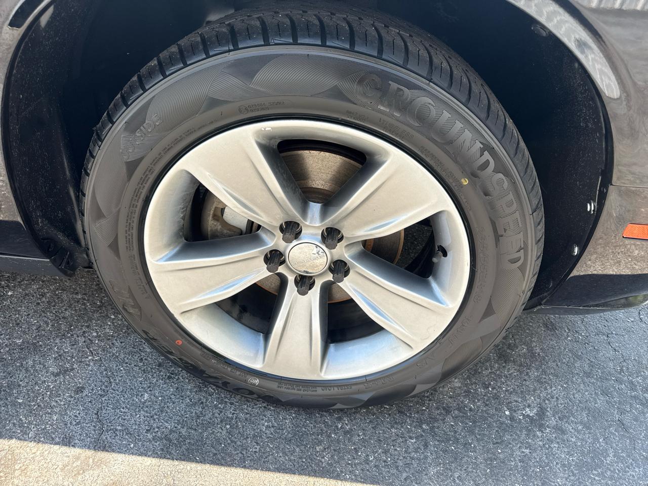 Dodge Challenger SXT RWD 2021