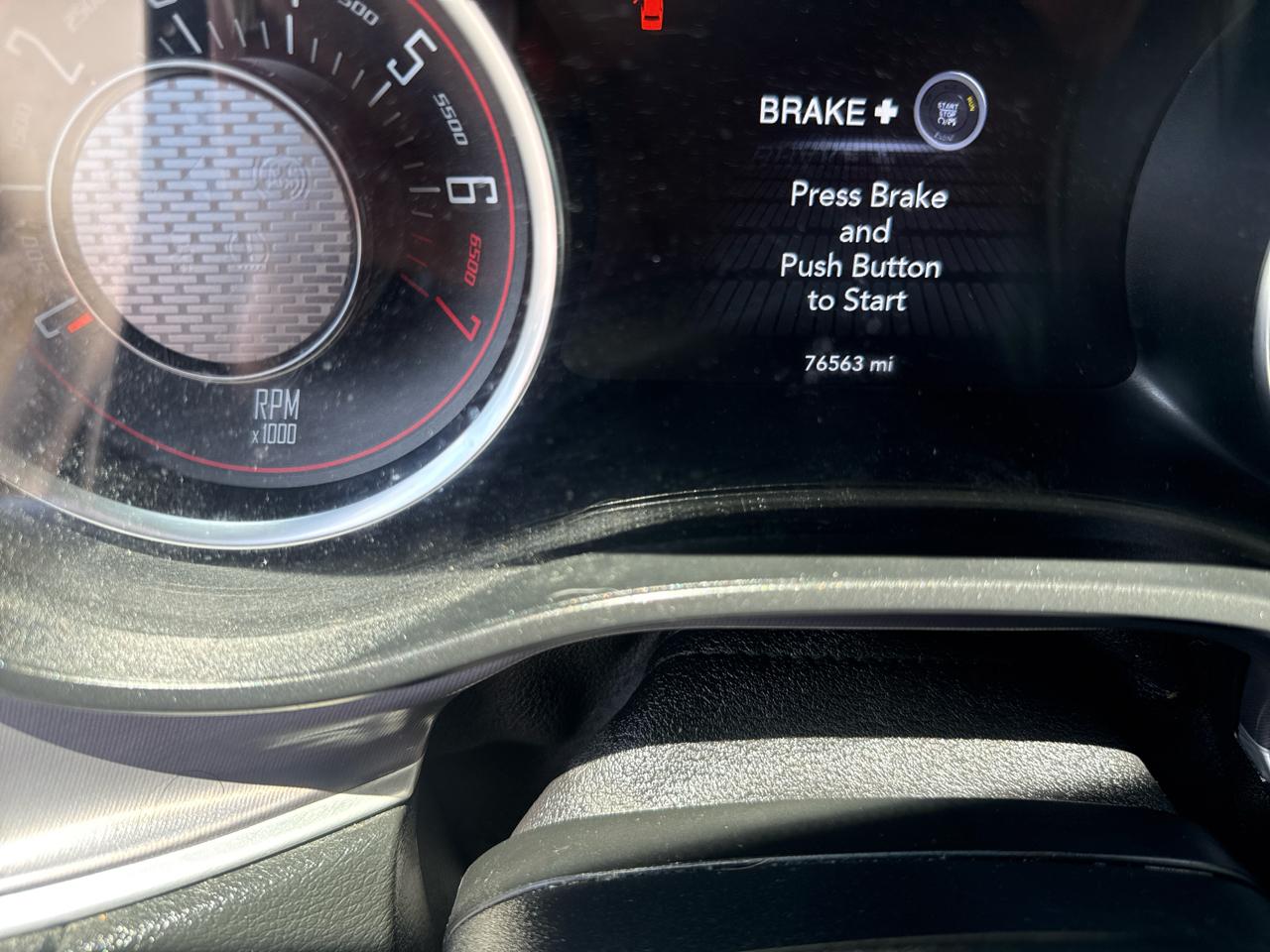 Dodge Challenger SXT RWD 2021