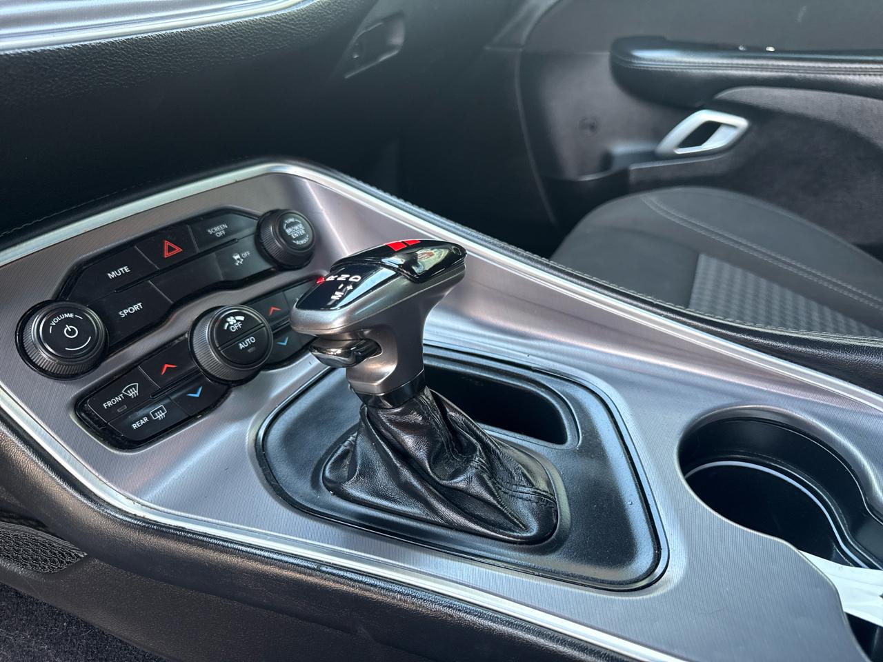 Dodge Challenger SXT RWD 2021