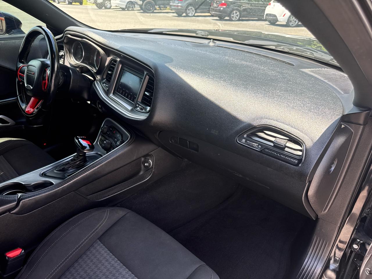 Dodge Challenger SXT RWD 2021