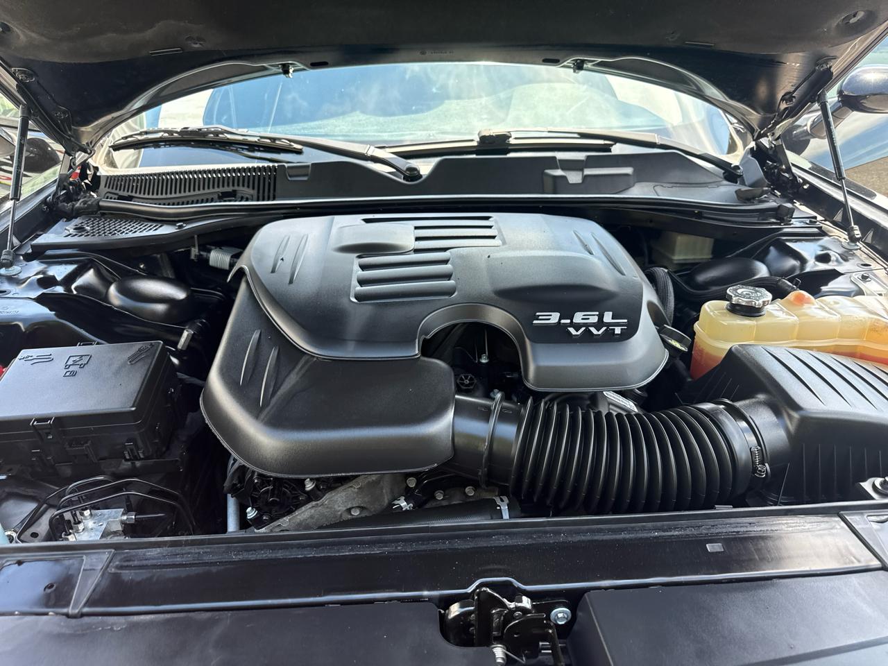Dodge Challenger SXT RWD 2021