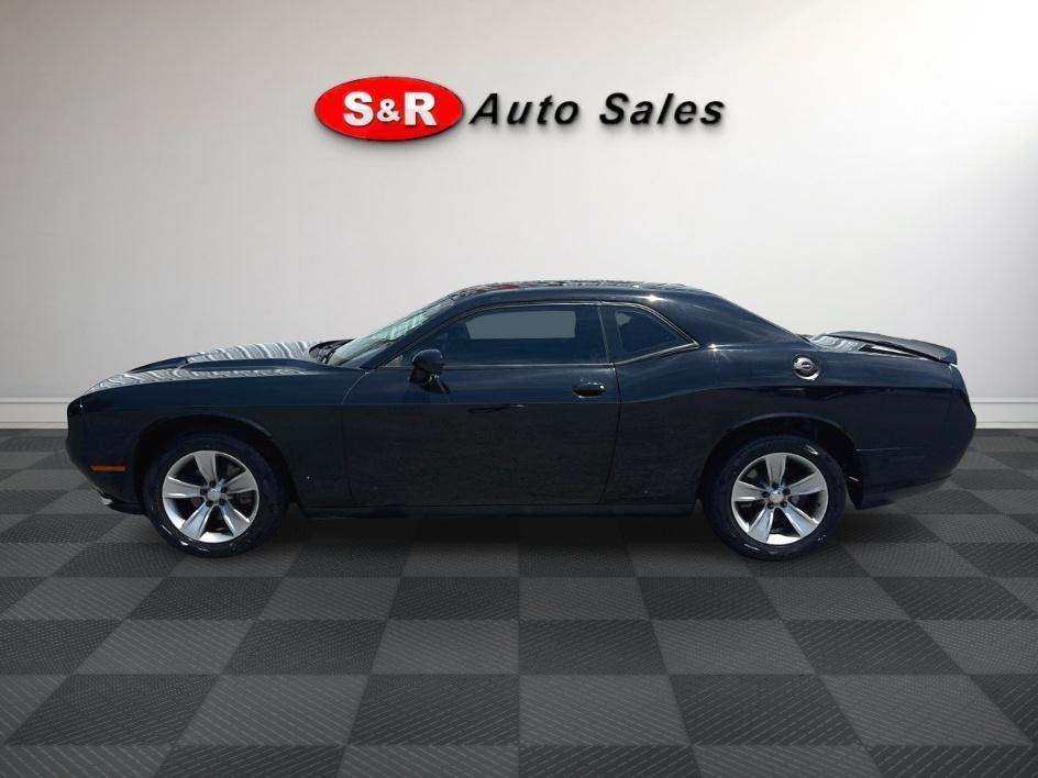 2021 Dodge Challenger SXT RWD