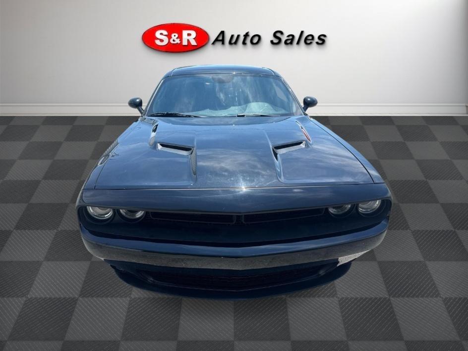 Dodge Challenger SXT RWD 2021