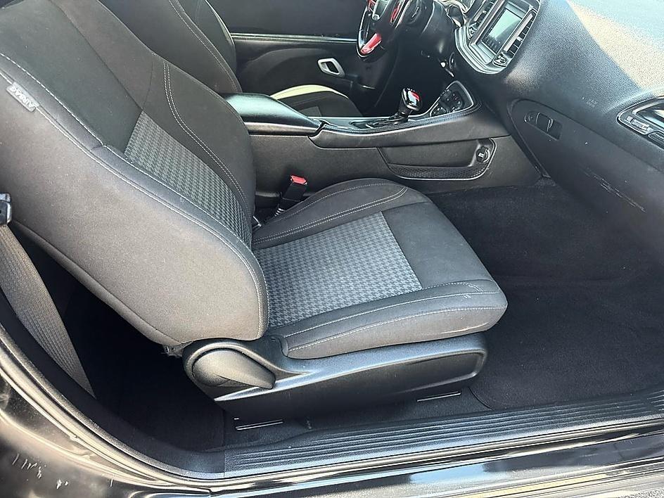 Dodge Challenger SXT RWD 2021