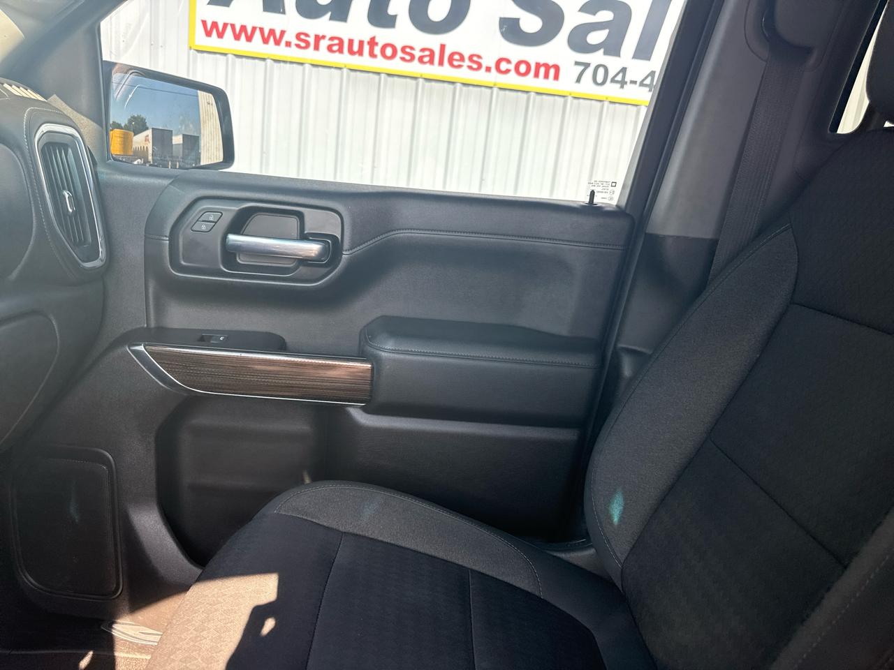 Chevrolet Silverado 1500 2WD Crew Cab 147" LT 2020