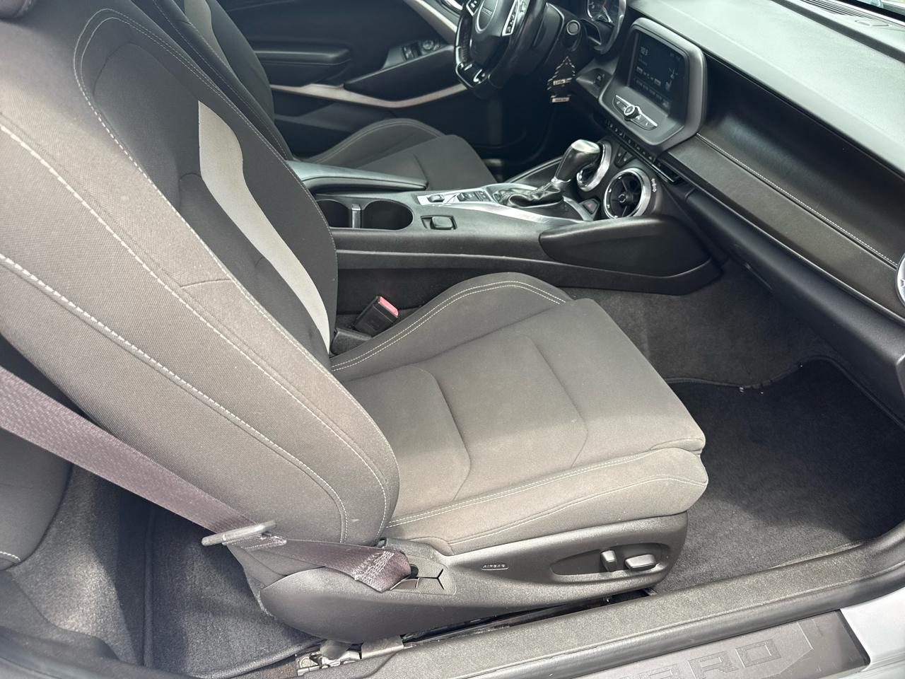 Chevrolet Camaro 2dr Cpe 1LT 2016