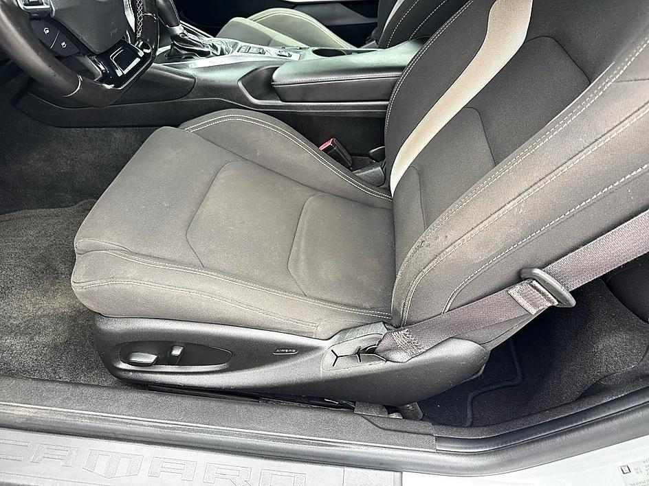 Chevrolet Camaro 2dr Cpe 1LT 2016