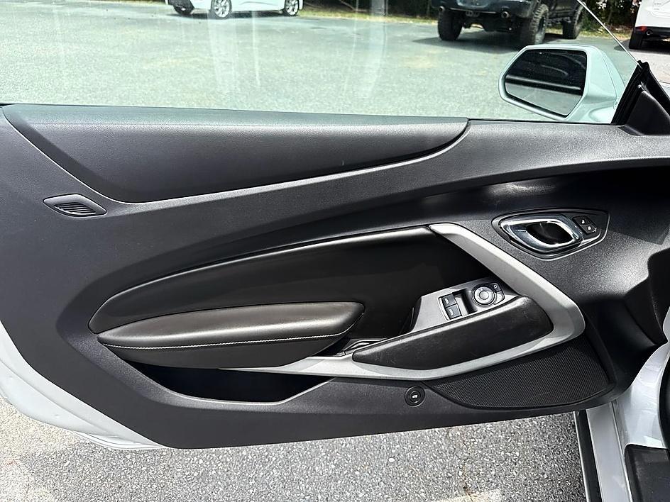 Chevrolet Camaro 2dr Cpe 1LT 2016