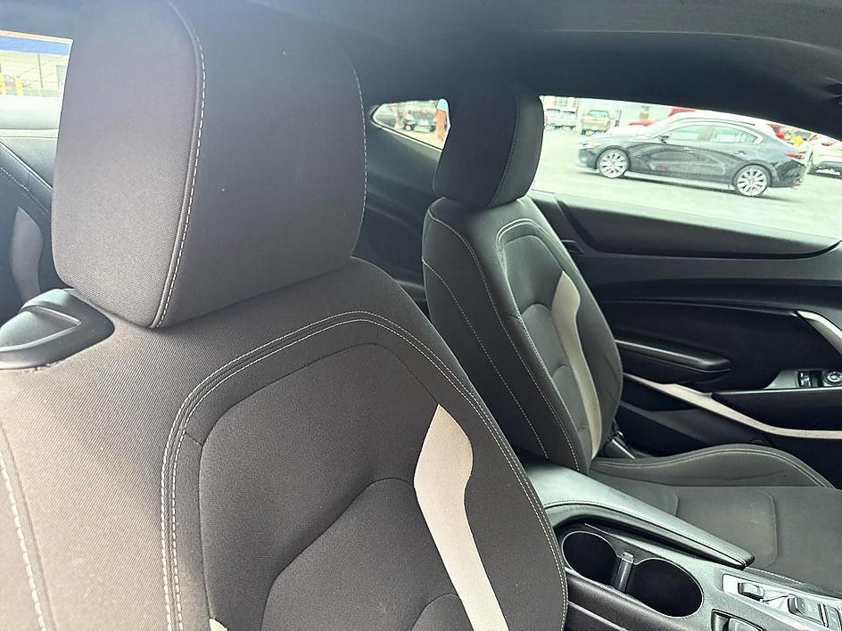 Chevrolet Camaro 2dr Cpe 1LT 2016