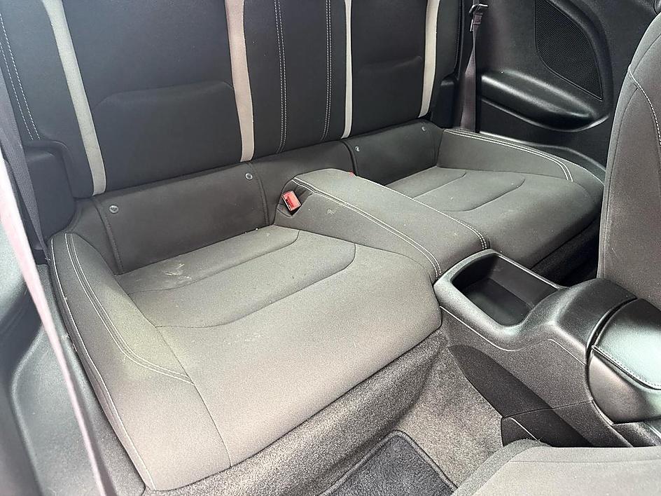 Chevrolet Camaro 2dr Cpe 1LT 2016