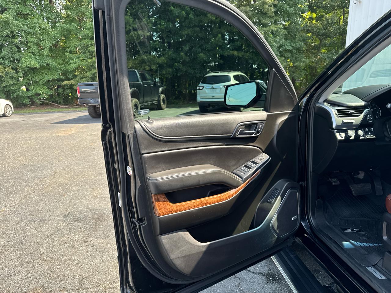 Chevrolet Tahoe 4WD 4dr Premier 2020