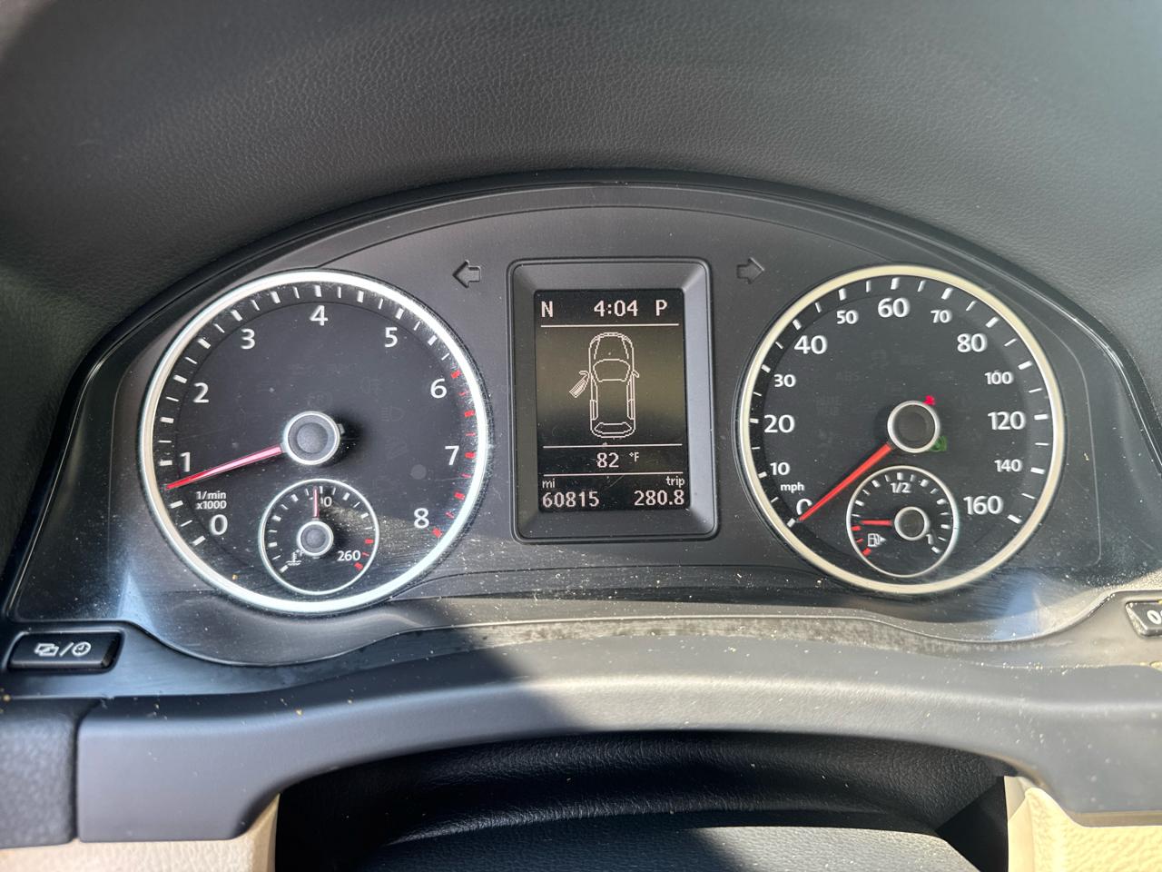 Volkswagen Tiguan 2WD 4dr Auto SE w/Sunroof & Nav 2013