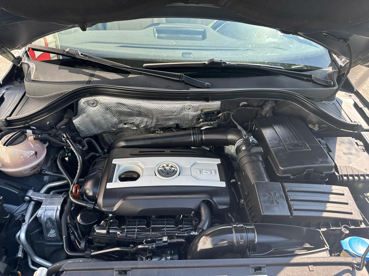 Volkswagen Tiguan 2WD 4dr Auto SE w/Sunroof & Nav 2013