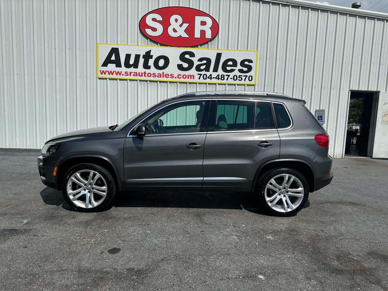 Volkswagen Tiguan 2WD 4dr Auto SE w/Sunroof & Nav 2013