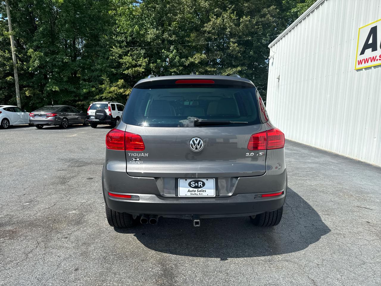 Volkswagen Tiguan 2WD 4dr Auto SE w/Sunroof & Nav 2013