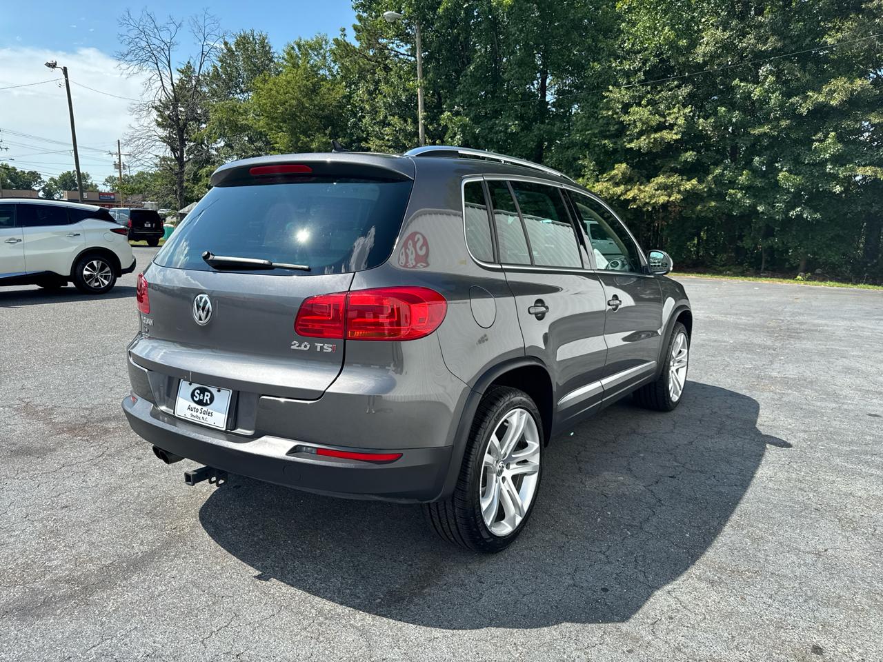 Volkswagen Tiguan 2WD 4dr Auto SE w/Sunroof & Nav 2013