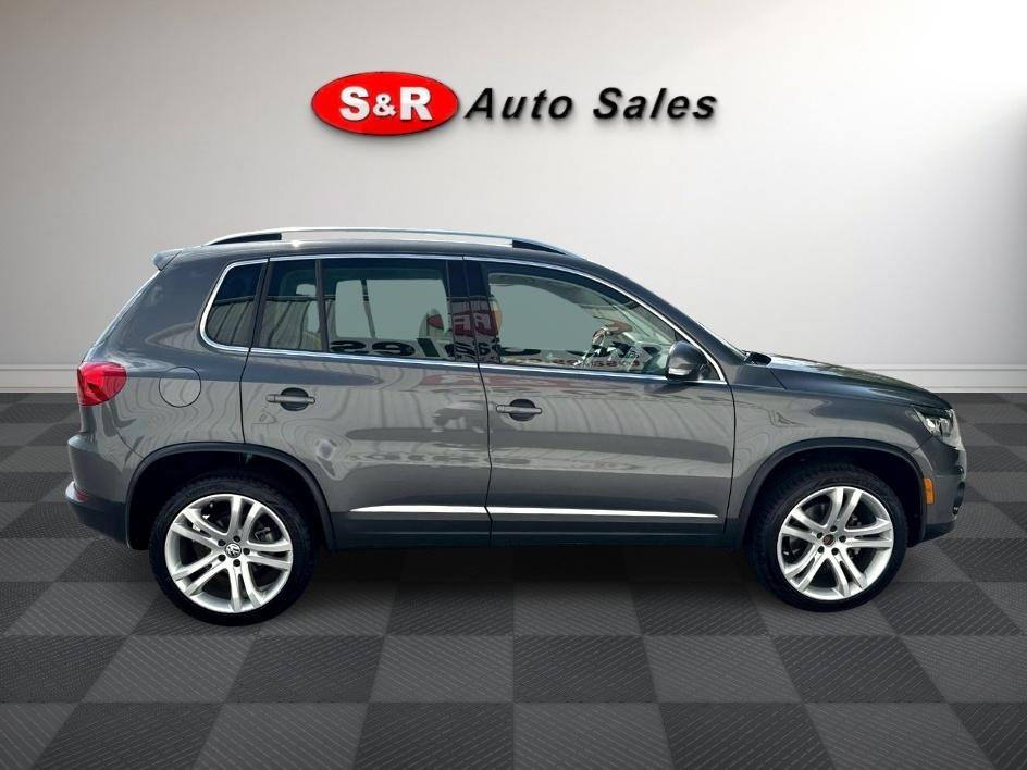Volkswagen Tiguan 2WD 4dr Auto SE w/Sunroof & Nav 2013