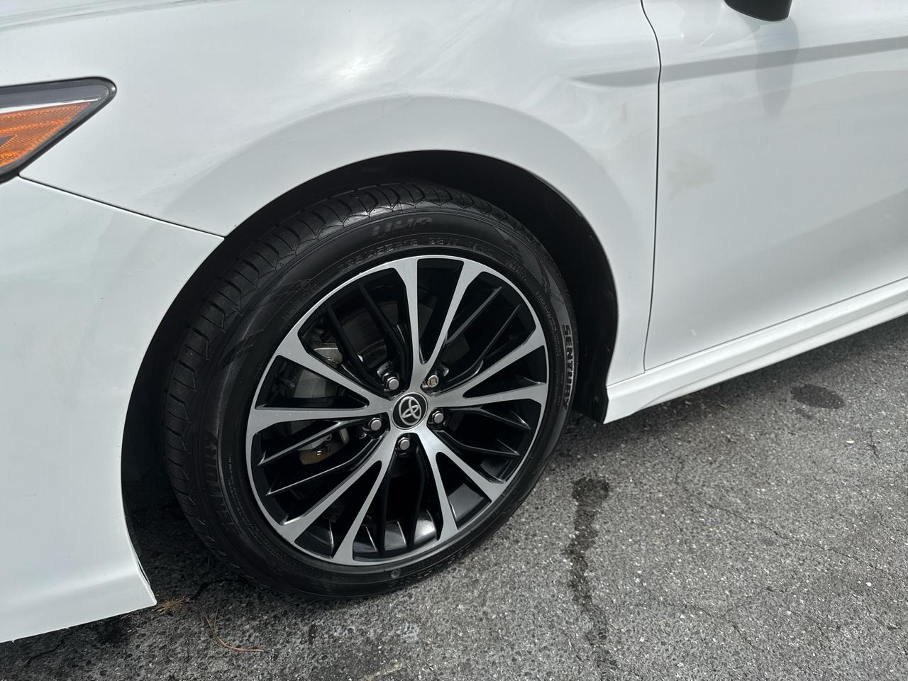 Toyota Camry SE Auto (Natl) 2020
