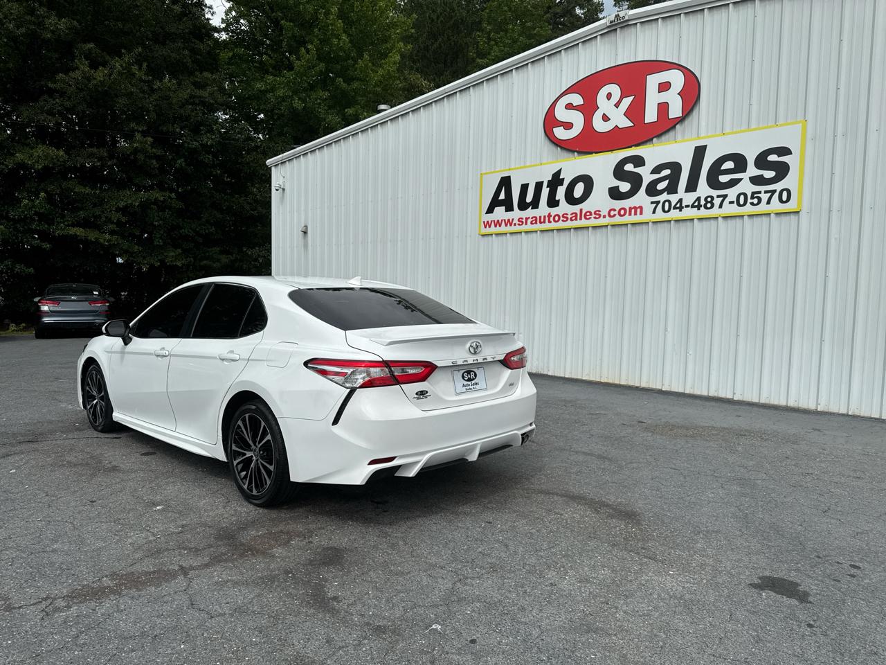 Toyota Camry SE Auto (Natl) 2020