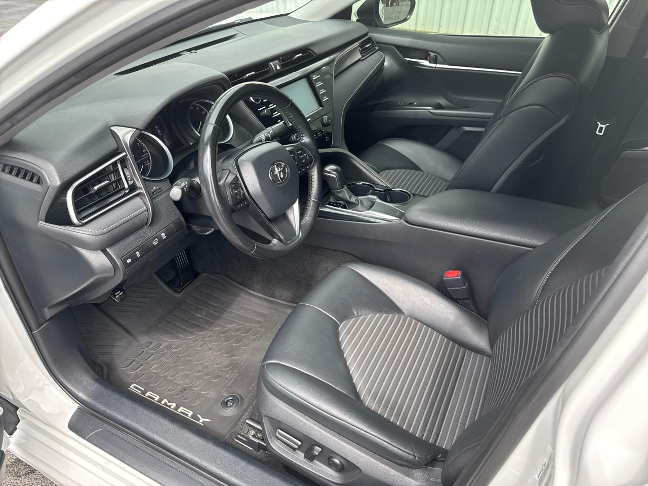 Toyota Camry SE Auto (Natl) 2020