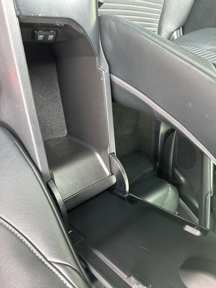 Toyota Camry SE Auto (Natl) 2020