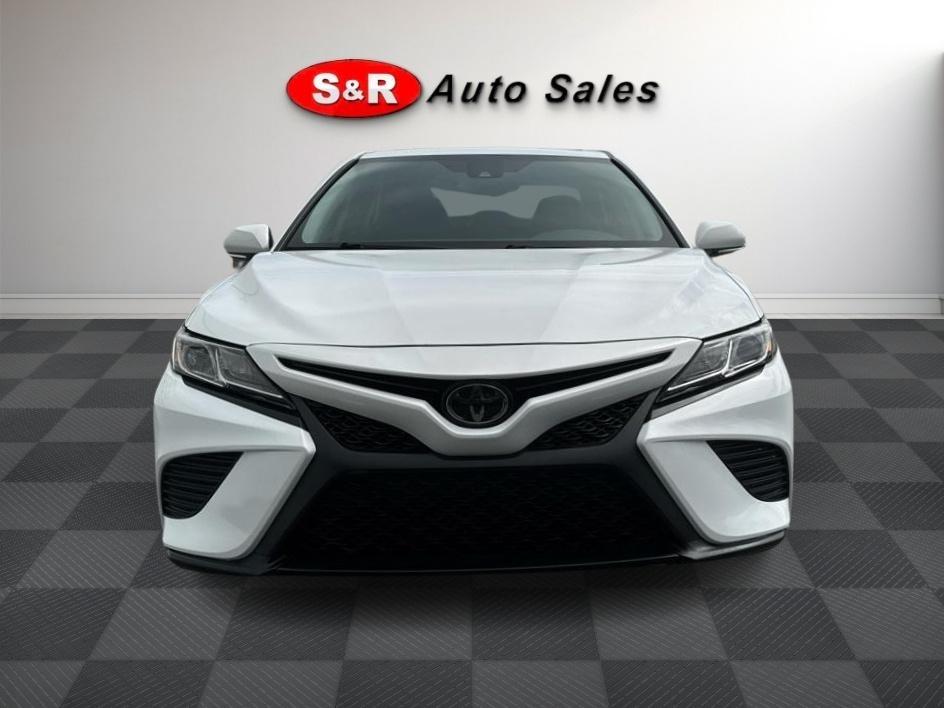 Toyota Camry SE Auto (Natl) 2020