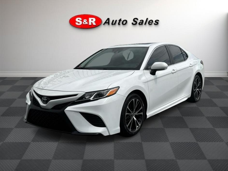 Toyota Camry SE Auto (Natl) 2020