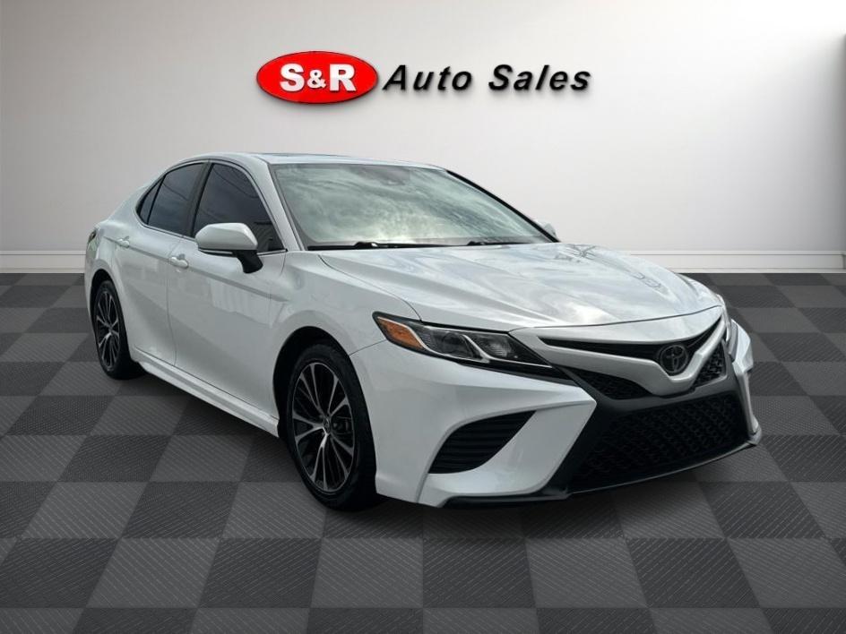Toyota Camry SE Auto (Natl) 2020