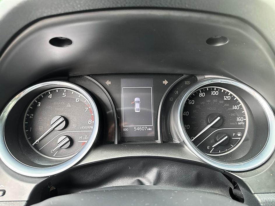 Toyota Camry SE Auto (Natl) 2020