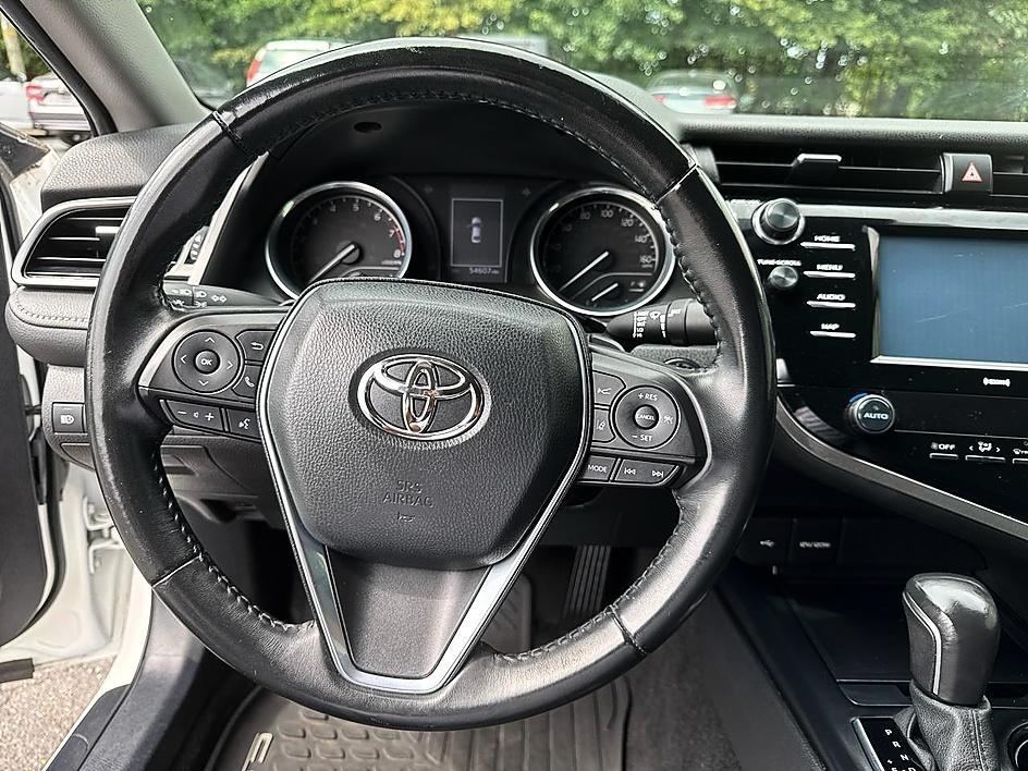 Toyota Camry SE Auto (Natl) 2020