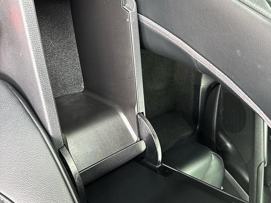 Toyota Camry SE Auto (Natl) 2020