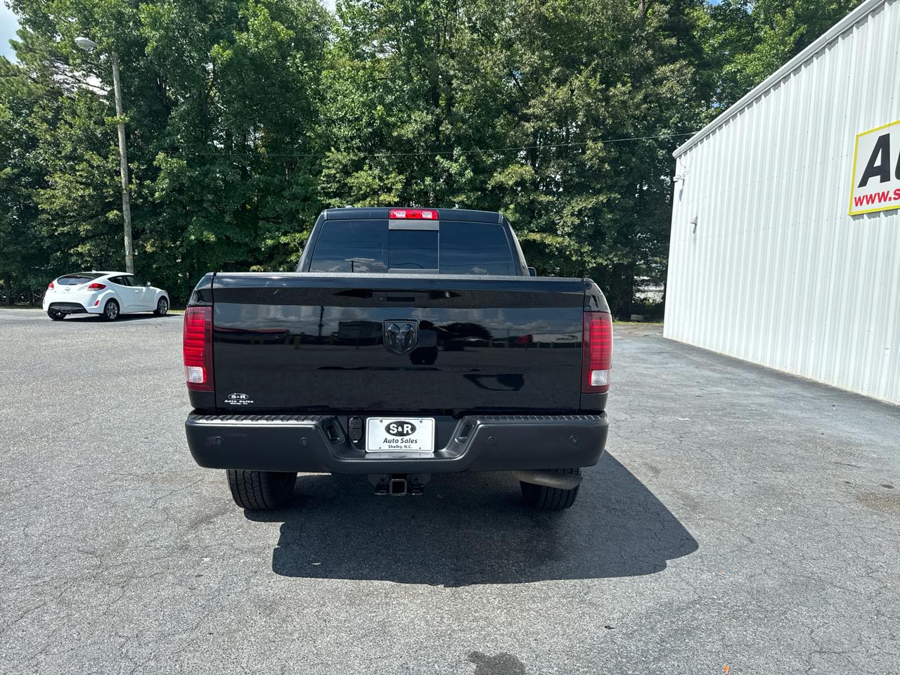 RAM 1500 Classic Warlock 4x4 Quad Cab 6'4" Box 2020