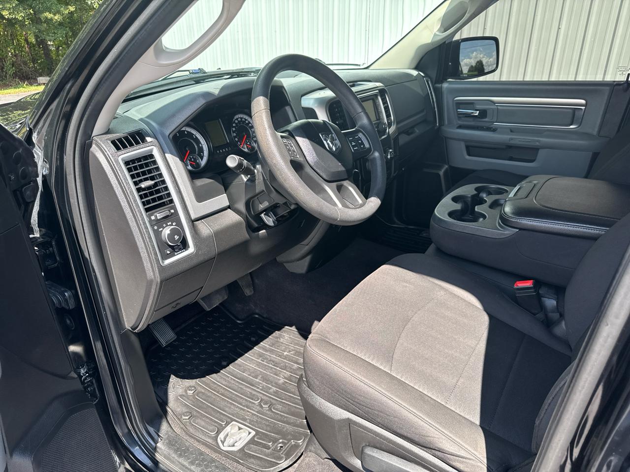 RAM 1500 Classic Warlock 4x4 Quad Cab 6'4" Box 2020