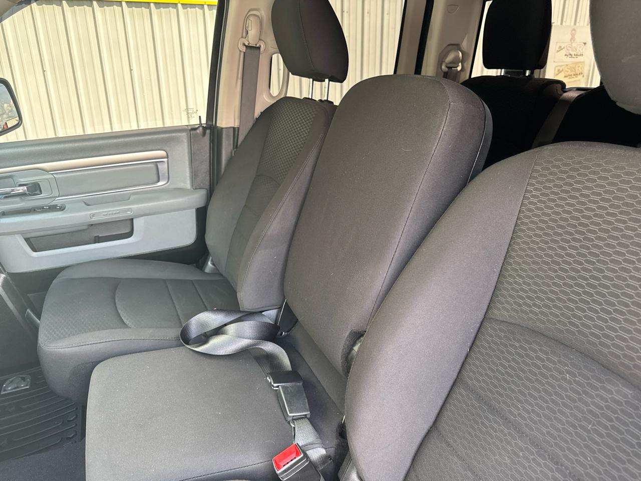 RAM 1500 Classic Warlock 4x4 Quad Cab 6'4" Box 2020