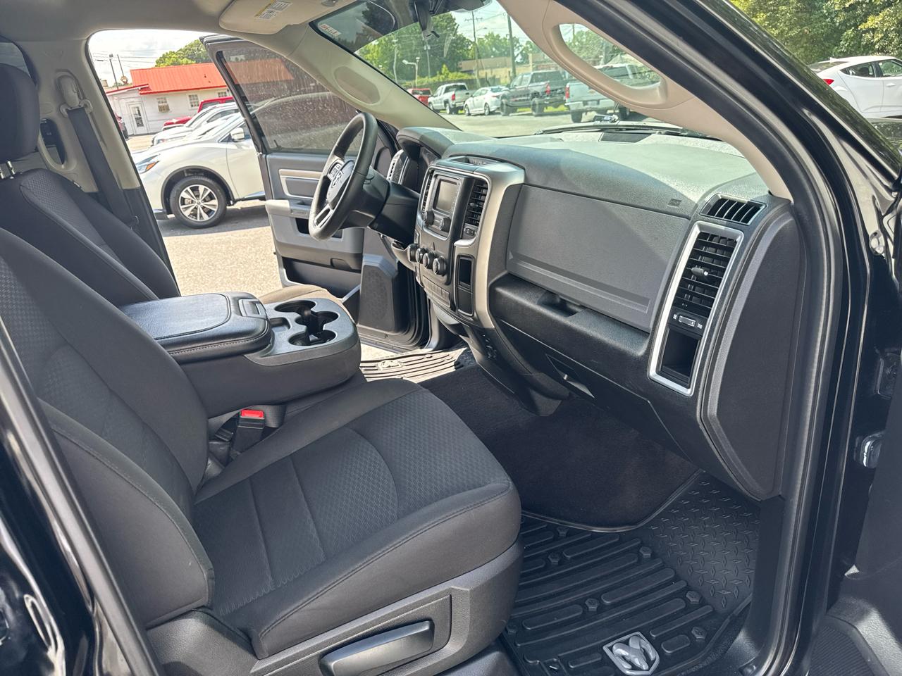 RAM 1500 Classic Warlock 4x4 Quad Cab 6'4" Box 2020