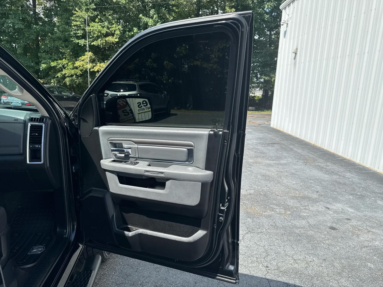 RAM 1500 Classic Warlock 4x4 Quad Cab 6'4" Box 2020