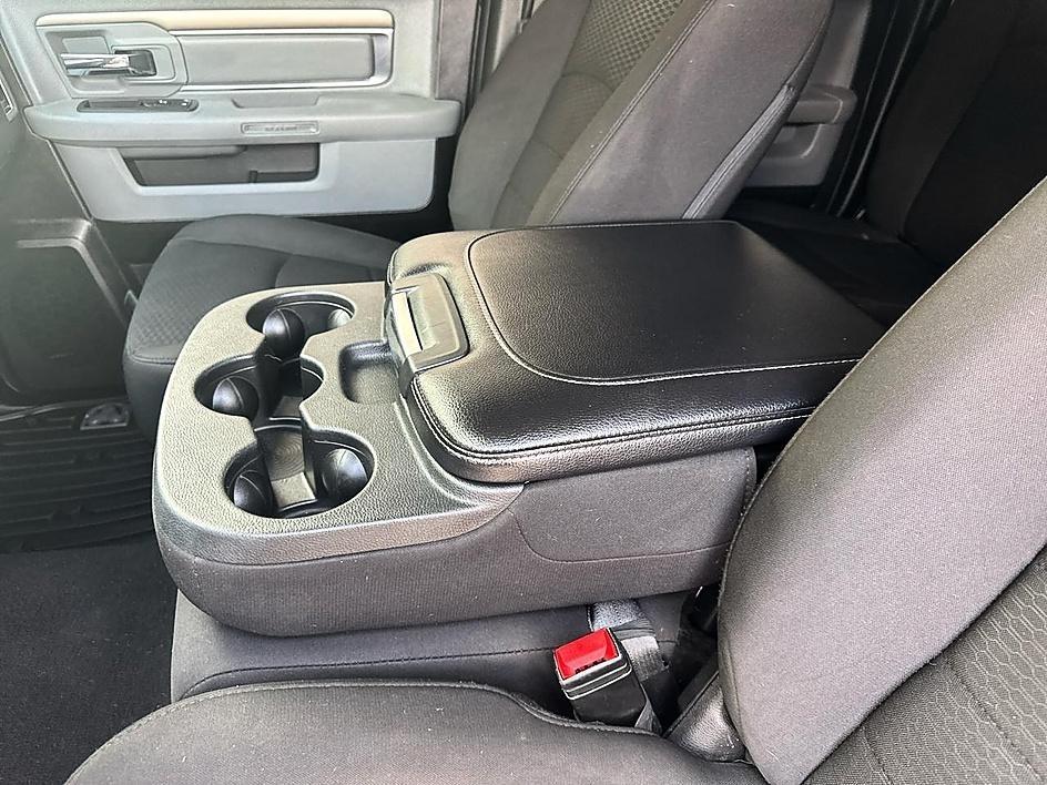 RAM 1500 Classic Warlock 4x4 Quad Cab 6'4" Box 2020
