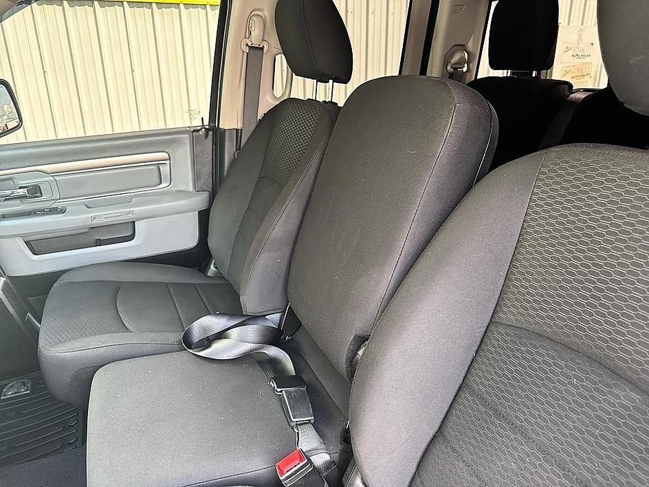 RAM 1500 Classic Warlock 4x4 Quad Cab 6'4" Box 2020