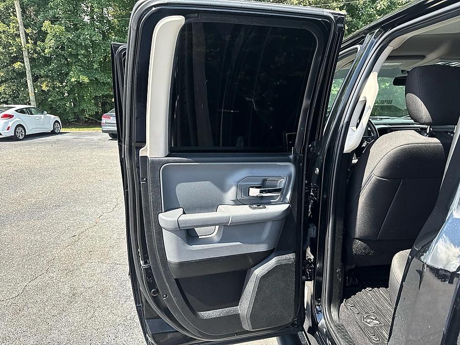 RAM 1500 Classic Warlock 4x4 Quad Cab 6'4" Box 2020
