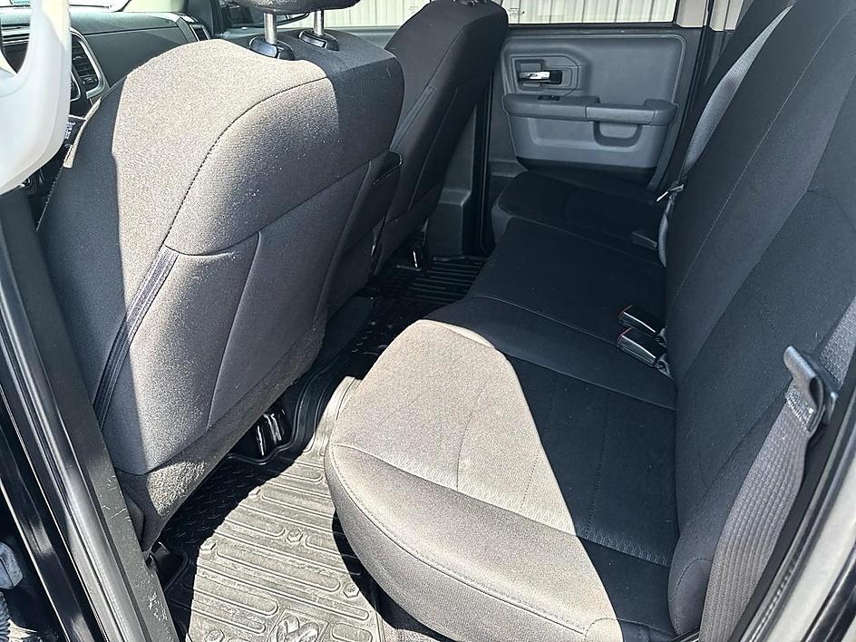 RAM 1500 Classic Warlock 4x4 Quad Cab 6'4" Box 2020