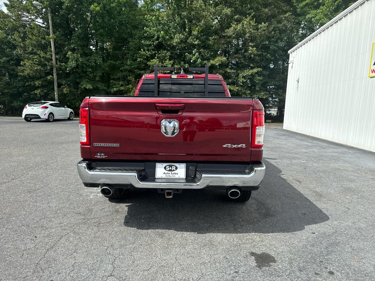 RAM 1500 Big Horn 4x4 Quad Cab 6'4" Box 2022